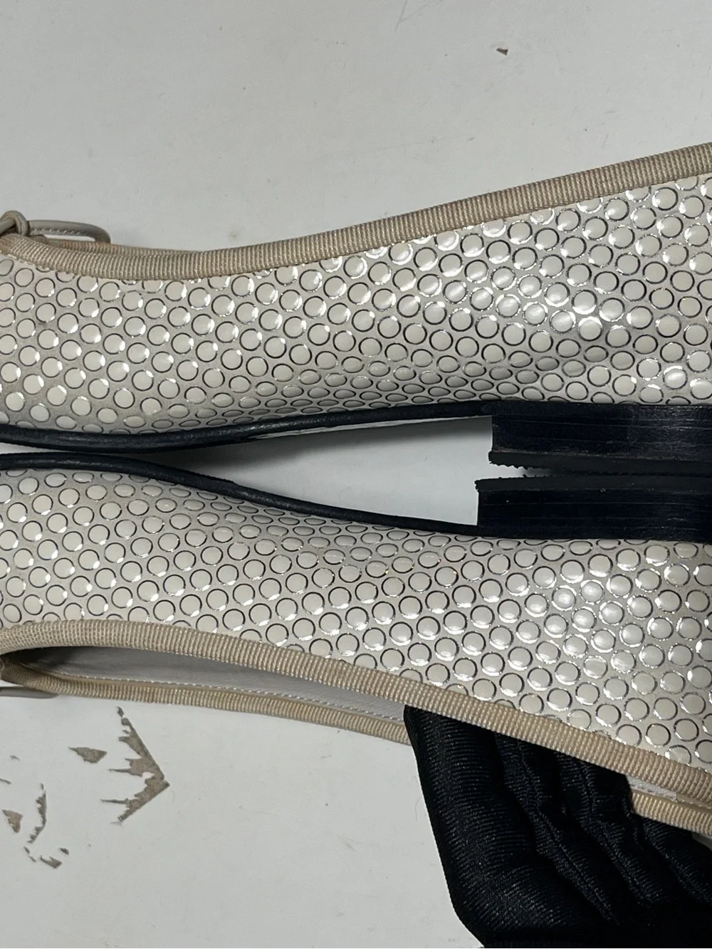 CHANEL white black Leather Ballet Flats with Black Cap Toe